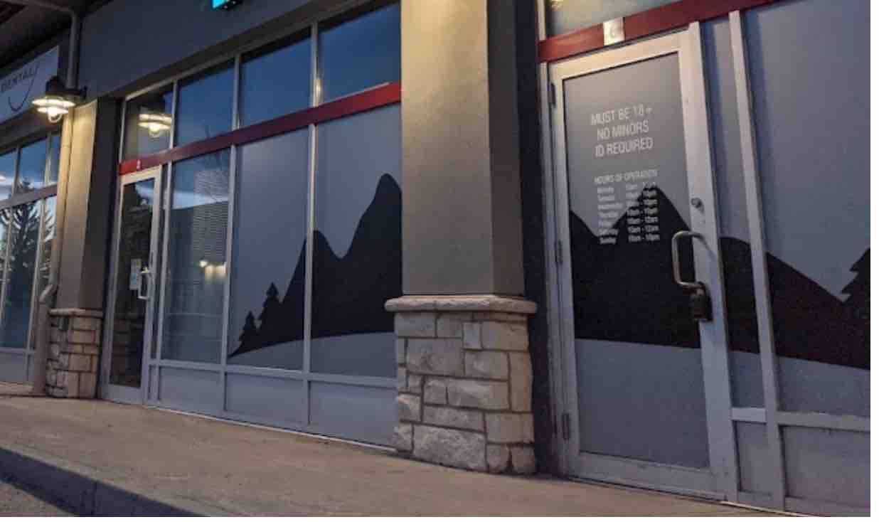 Newest cannabis store robbery reignites calls to change opaque window rules