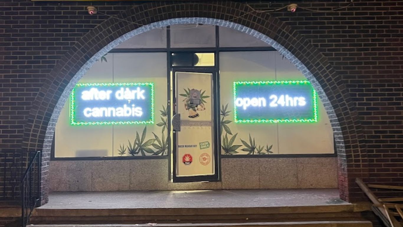 photo of Ontario cannabis retailers frustrated by increasing number of unlicensed stores image