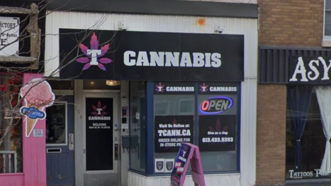 Renfrew OPP looking for three suspects in cannabis store robbery